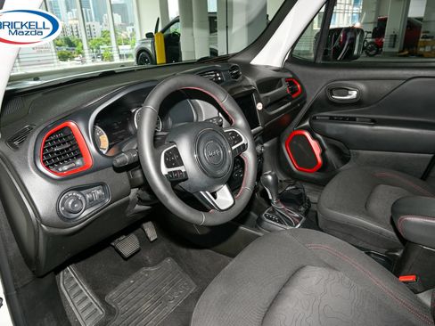 Used 2023 Jeep Renegade Trailhawk AWD/4WD image 14