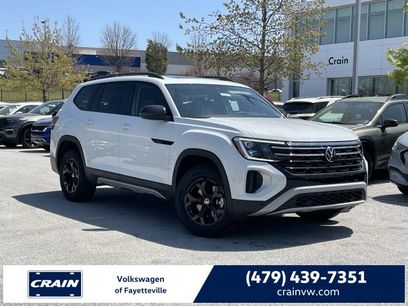 New 2025 Volkswagen Atlas Peak Edition SE