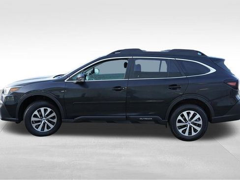 Used 2021 Subaru Outback Premium image 9