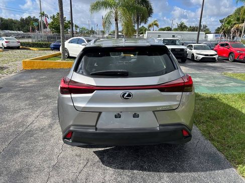 Used 2022 Lexus UX 200 w/ Accessory Package (Z1) FWD image 6