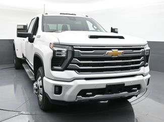 Used 2024 Chevrolet Silverado 3500 High Country w/ High Country Premium Package video 2