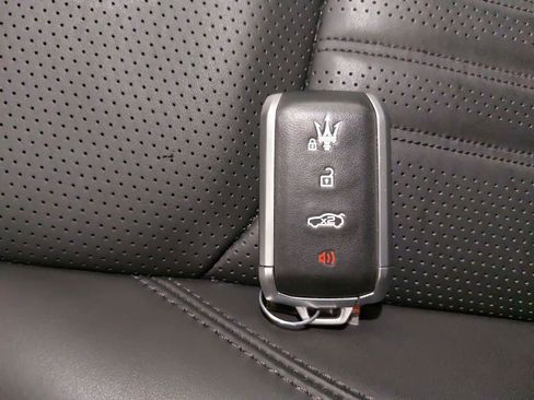 Used 2023 Maserati Grecale GT image 38