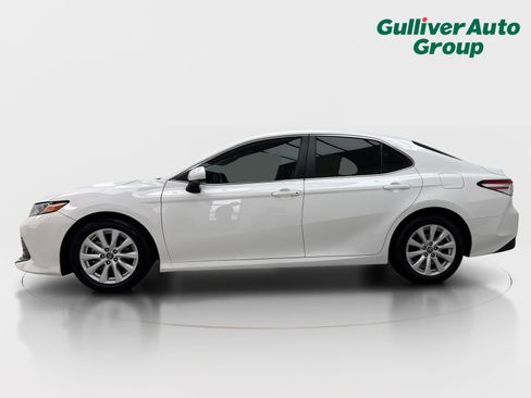 Used 2019 Toyota Camry LE FWD image 3