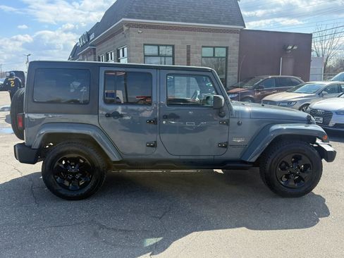 Used 2015 Jeep Wrangler Unlimited Sahara w/ Dual Top Group image 4