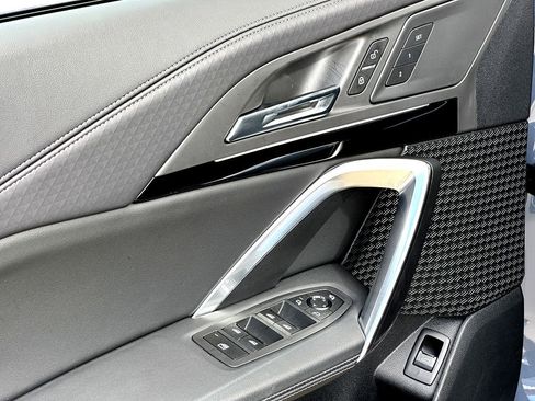 Certified 2025 BMW X2 xDrive28i image 11