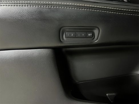 Used 2013 Nissan Pathfinder SL w/ SL Premium Pkg image 39