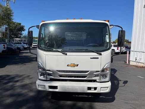New 2025 Chevrolet Low Cab Forward image 9