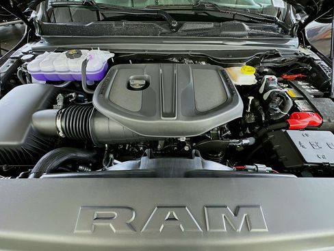New 2026 RAM 1500 Express AWD/4WD image 17