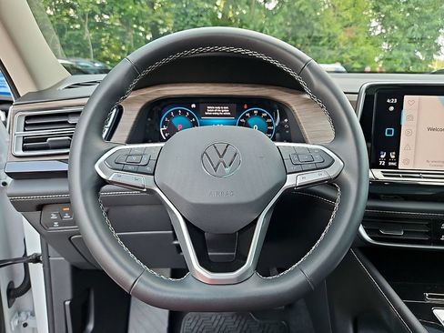 Certified 2026 Volkswagen Atlas SEL AWD/4WD image 24