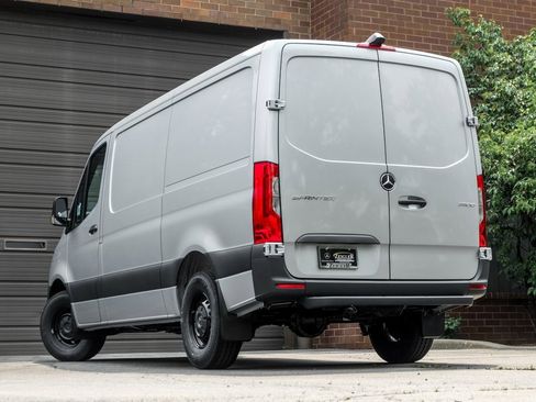 Used 2025 Mercedes-Benz Sprinter 2500 image 2
