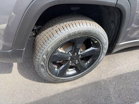 New 2026 Jeep Grand Cherokee Limited w/ Limited Altitude Package image 8