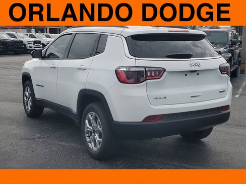 New 2026 Jeep Compass Latitude image 7