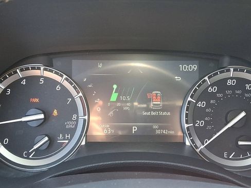 Used 2022 Toyota Highlander XLE AWD/4WD image 17