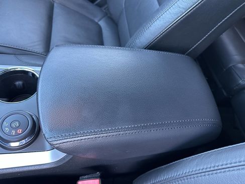 Used 2015 Ford Explorer XLT w/ Equipment Group 202B AWD/4WD image 33