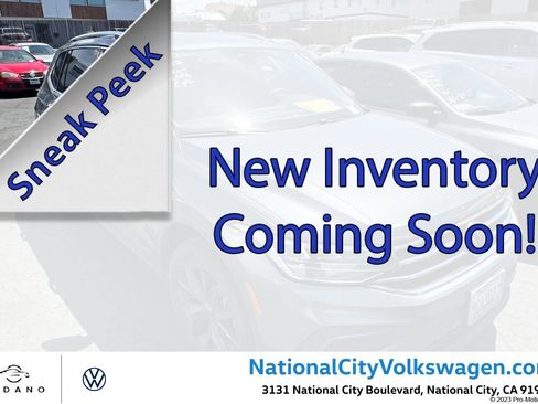 Used 2023 Volkswagen Tiguan SE FWD image 1