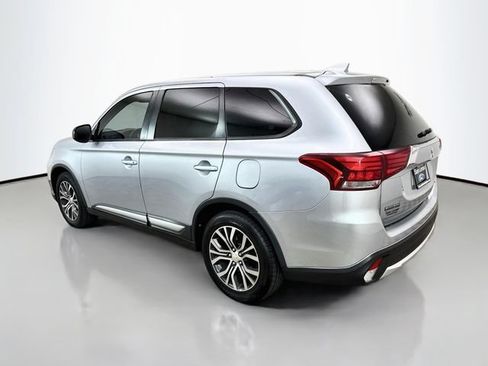 Used 2017 Mitsubishi Outlander ES FWD image 5
