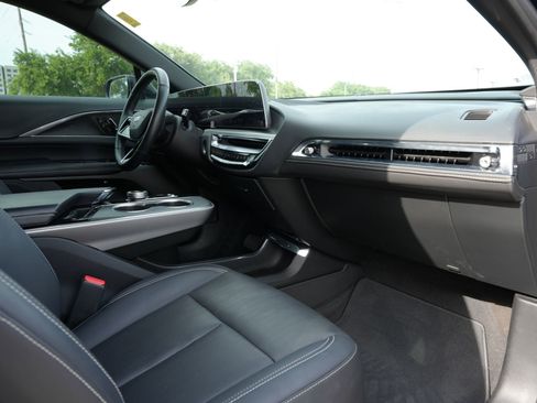 Used 2024 Cadillac Lyriq Luxury RWD image 18