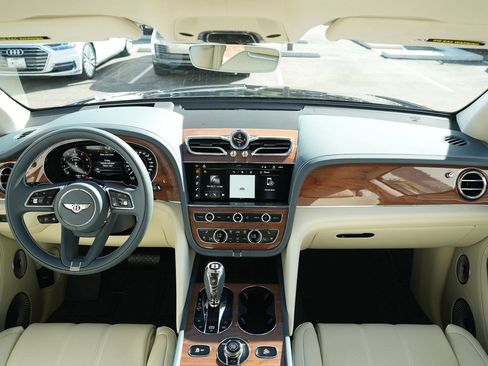 New 2026 Bentley Bentayga image 14