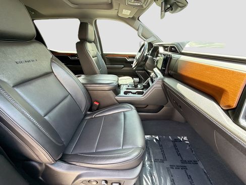 Used 2023 GMC Sierra 1500 Denali AWD/4WD image 32