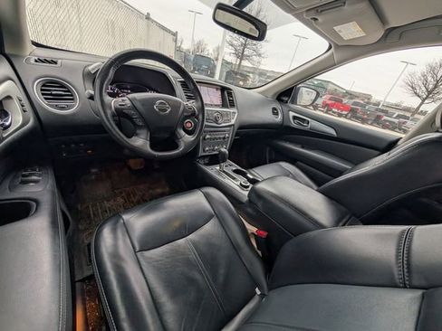Used 2018 Nissan Pathfinder SL image 6