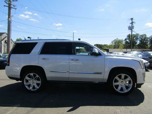 Used 2017 Cadillac Escalade Premium Luxury image 8