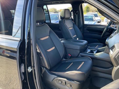 Used 2023 GMC Yukon XL AT4 w/ AT4 Premium Plus Package image 8