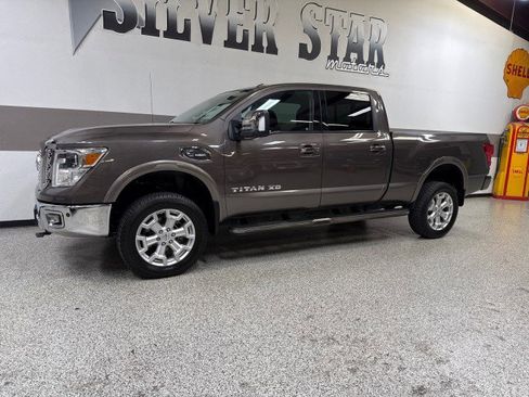 Used 2018 Nissan Titan Platinum Reserve w/ Platinum Utility Package image 4