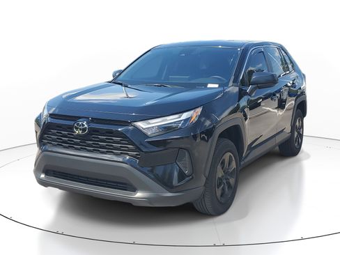Used 2025 Toyota RAV4 LE FWD image 4