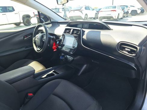 Used 2022 Toyota Prius LE FWD image 18