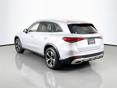 Used 2025 Mercedes-Benz GLC 350e 4MATIC image 5