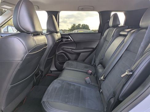 Used 2023 Mitsubishi Outlander Ralliart image 14