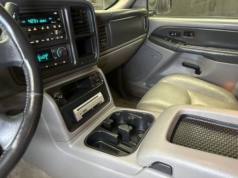 Used 2003 GMC Yukon XL SLT w/ 1SD Preferred Equipment Group AWD/4WD image 29