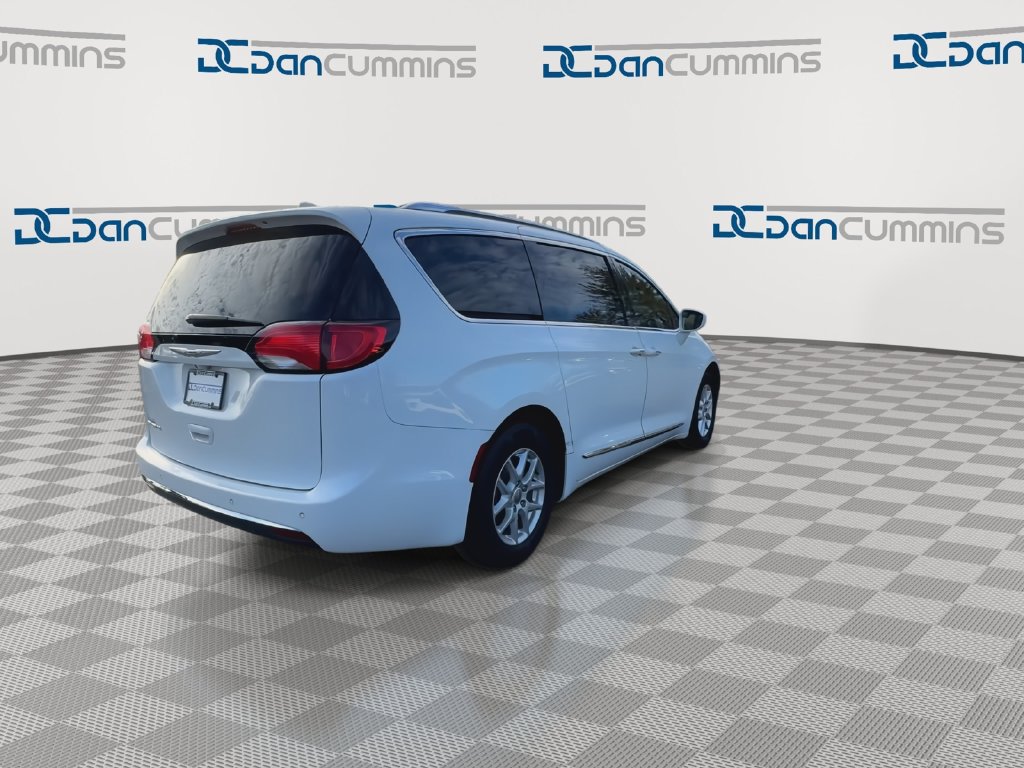 Used 2020 Chrysler Pacifica Touring-L FWD image 8