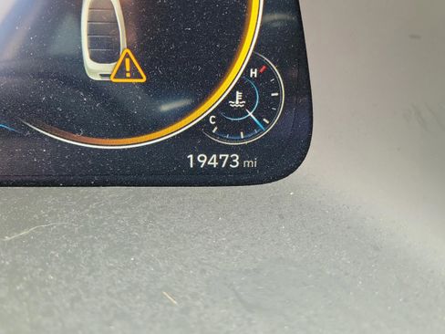 Used 2023 Hyundai Sonata Limited w/ Preferred Accessory Package image 24