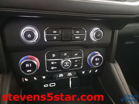Used 2024 GMC Yukon AT4 image 16
