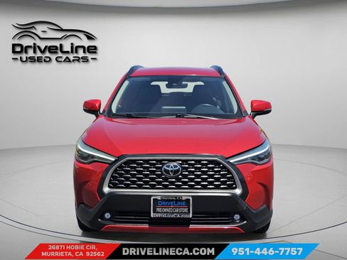 Used 2022 Toyota Corolla Cross XLE FWD image 2
