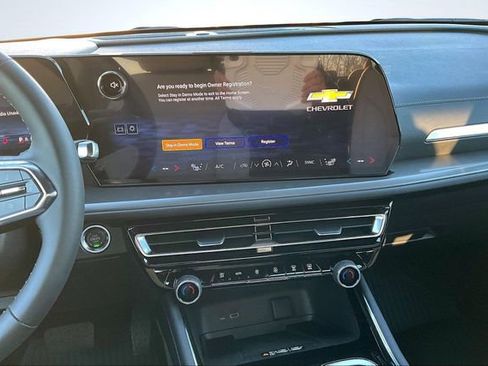 New 2026 Chevrolet Traverse LT w/ Sun and Wheel Package image 6