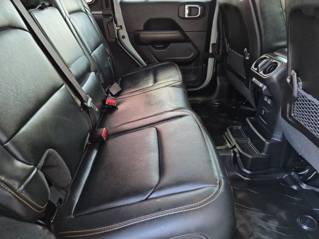 Used 2024 Jeep Wrangler Unlimited Sahara AWD/4WD image 24