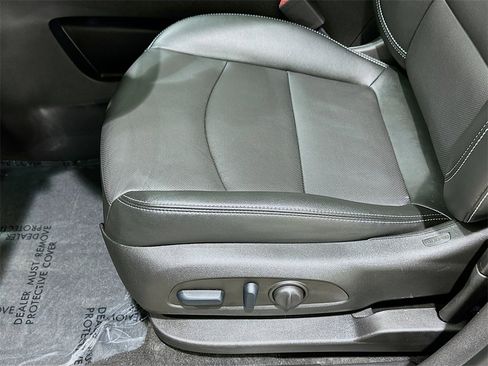 Used 2024 GMC Terrain SLT w/ LPO, Floor Liner Package image 19