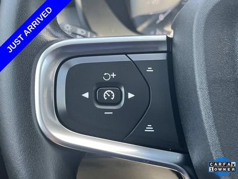 Used 2021 Volvo XC40 T5 Momentum w/ Premium Package AWD/4WD image 29