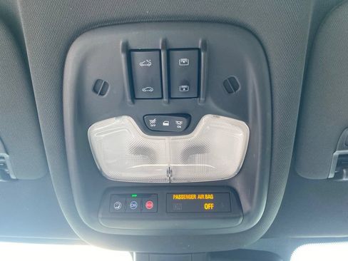 Used 2023 Chevrolet TrailBlazer RS w/ Sun and Liftgate Package FWD image 20