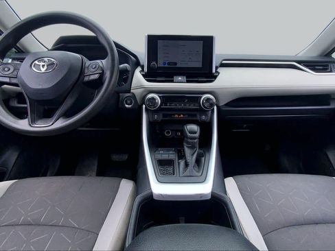 Used 2025 Toyota RAV4 XLE FWD image 15