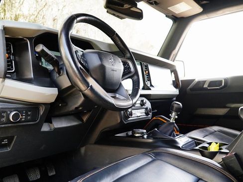 Used 2022 Ford Bronco Badlands image 13