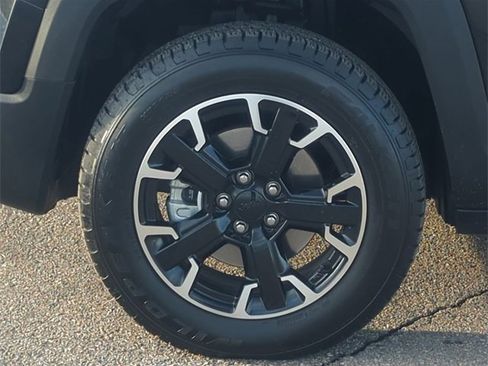 Used 2023 Jeep Renegade Latitude w/ Sun/Sound Group image 10