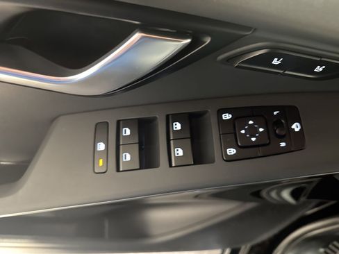 Certified 2025 Kia Niro SX Touring image 19