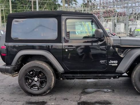 Used 2020 Jeep Wrangler Sport AWD/4WD image 9