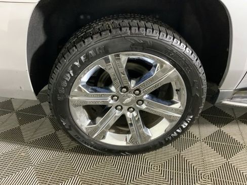 Used 2017 Chevrolet Suburban Premier AWD/4WD image 11