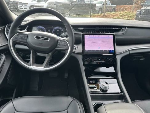 New 2025 Jeep Grand Cherokee Limited image 26