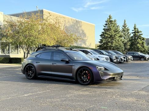 Used 2024 Porsche Taycan GTS image 10