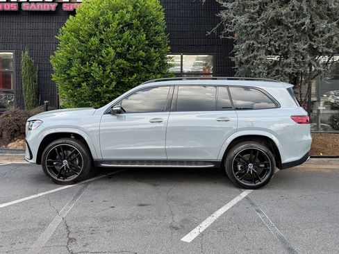 Used 2024 Mercedes-Benz GLS 580 4MATIC image 9